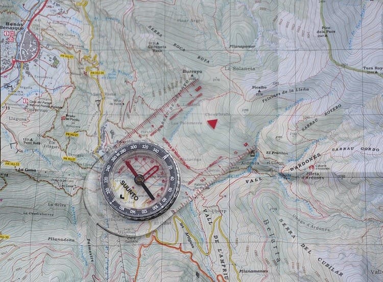 sports-orientation-compass